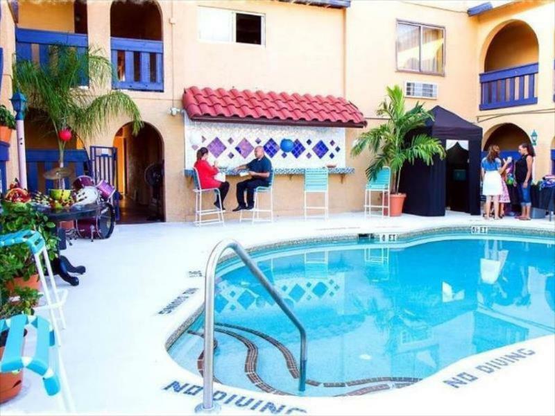 セヴィラ イン キシミー エクステリア 写真